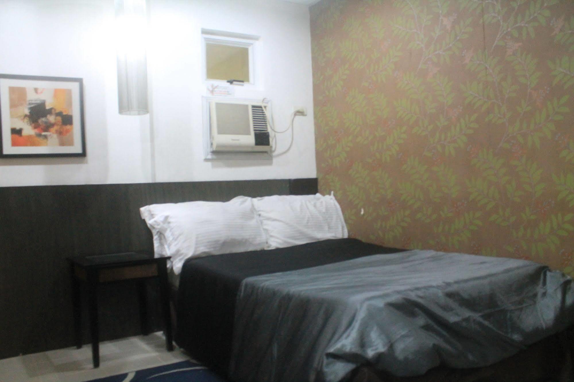 OYO 107 Orange Nest Hotel Manilla Buitenkant foto