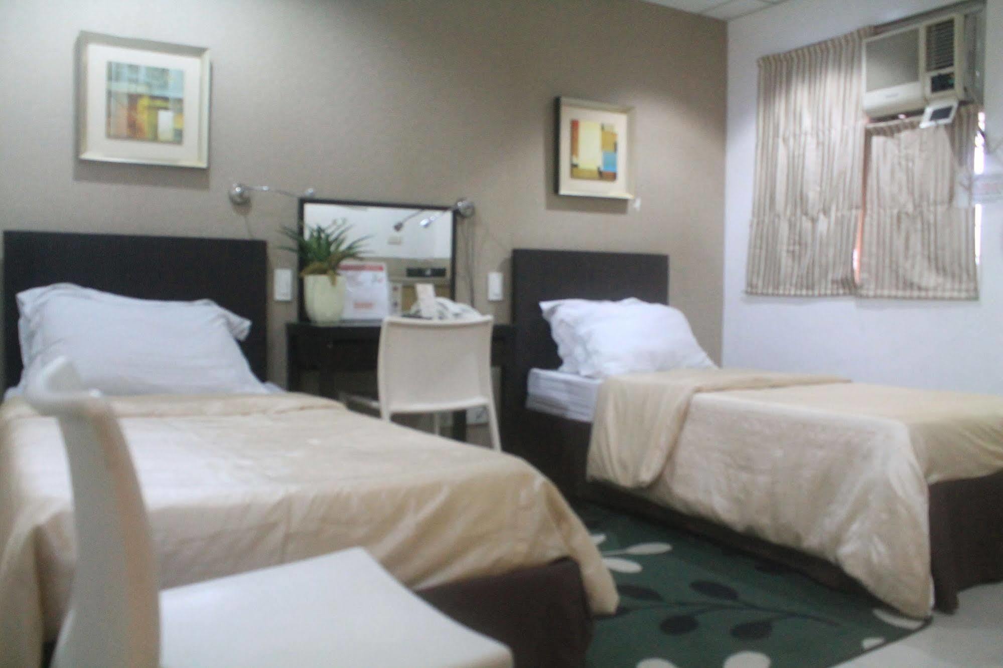 OYO 107 Orange Nest Hotel Manilla Buitenkant foto