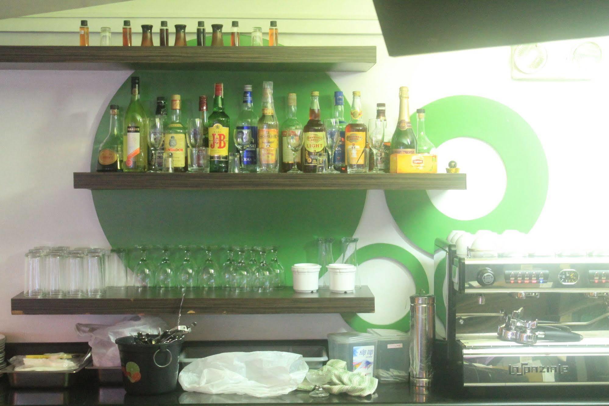 OYO 107 Orange Nest Hotel Manilla Buitenkant foto